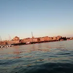 Siracusa,Tra Ortigia E Il Mare
