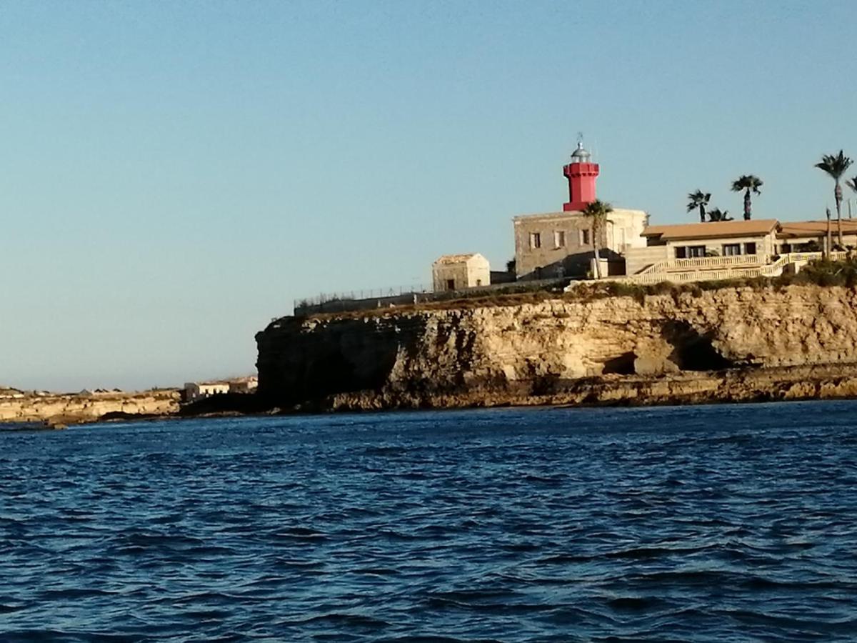 Siracusa,tra Ortigia E Il Mare *